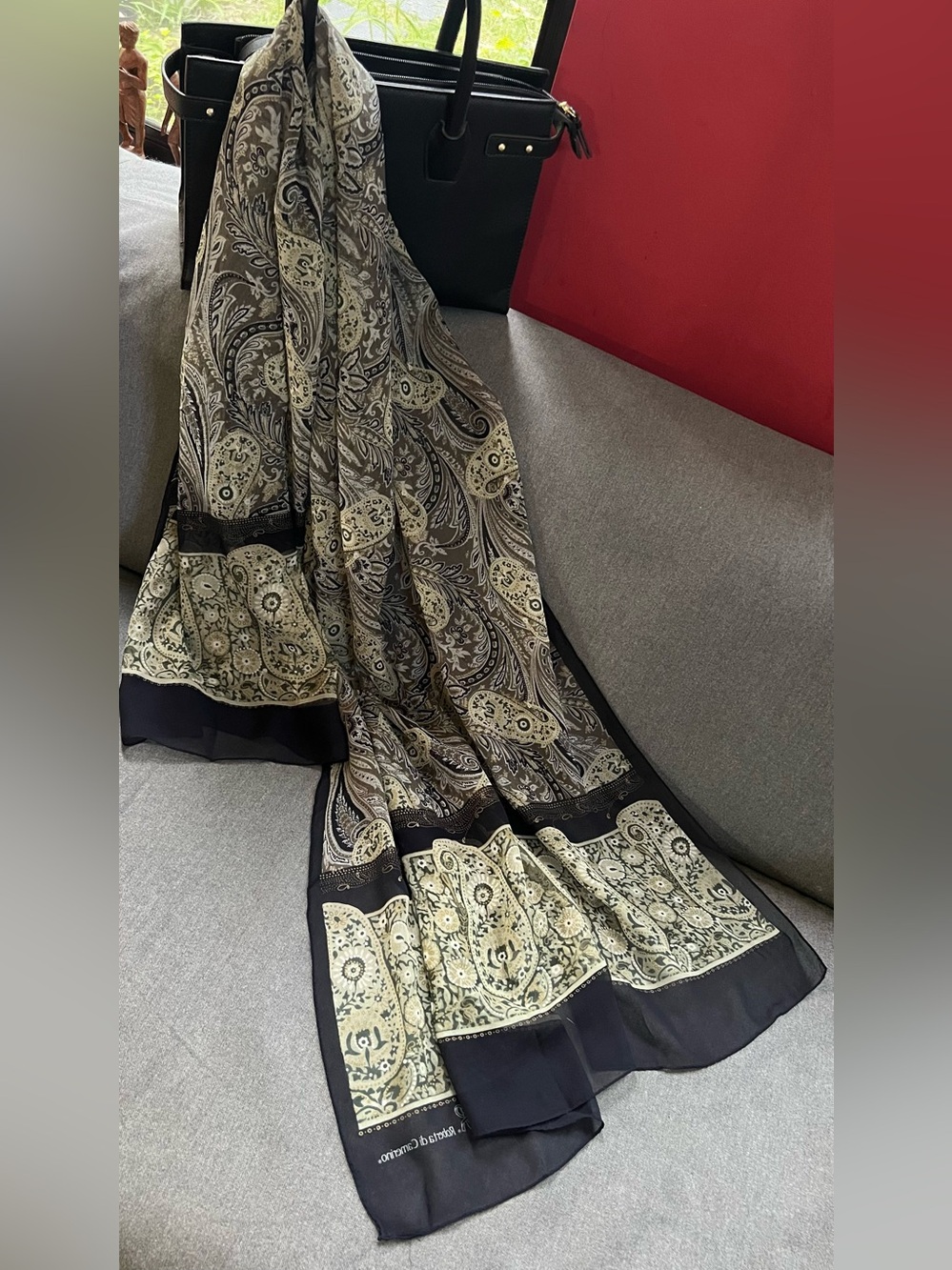 Roberta di Camerino Italian Silk Paisley Scarf Shawl 33x77 Good Condition